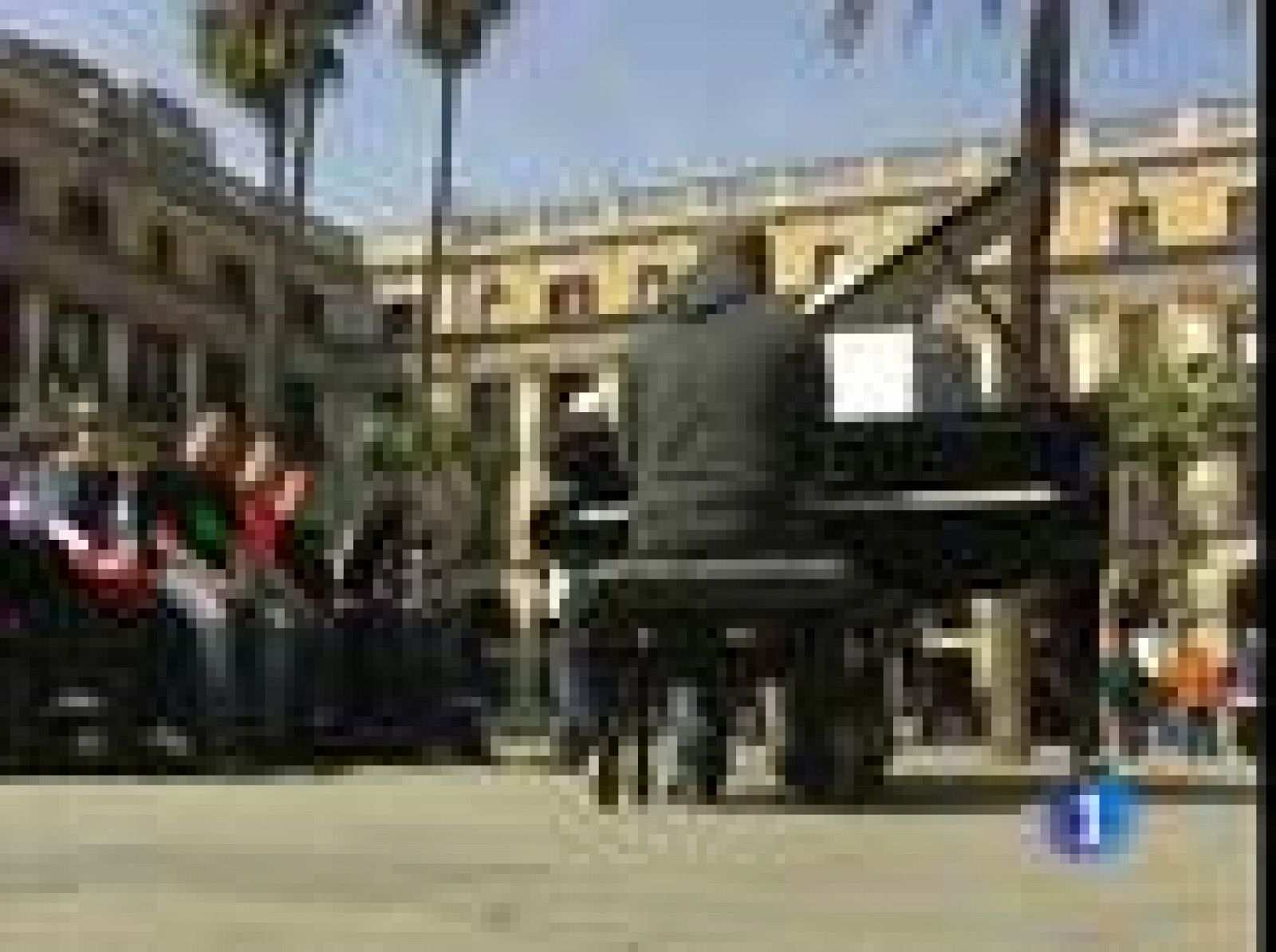 Pianistas en la Plaza del Rey de Barcelona | Ver