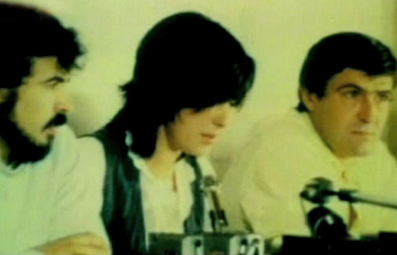 Crónicas - Los poli-milis lo dejaron - Crónicas | Ver