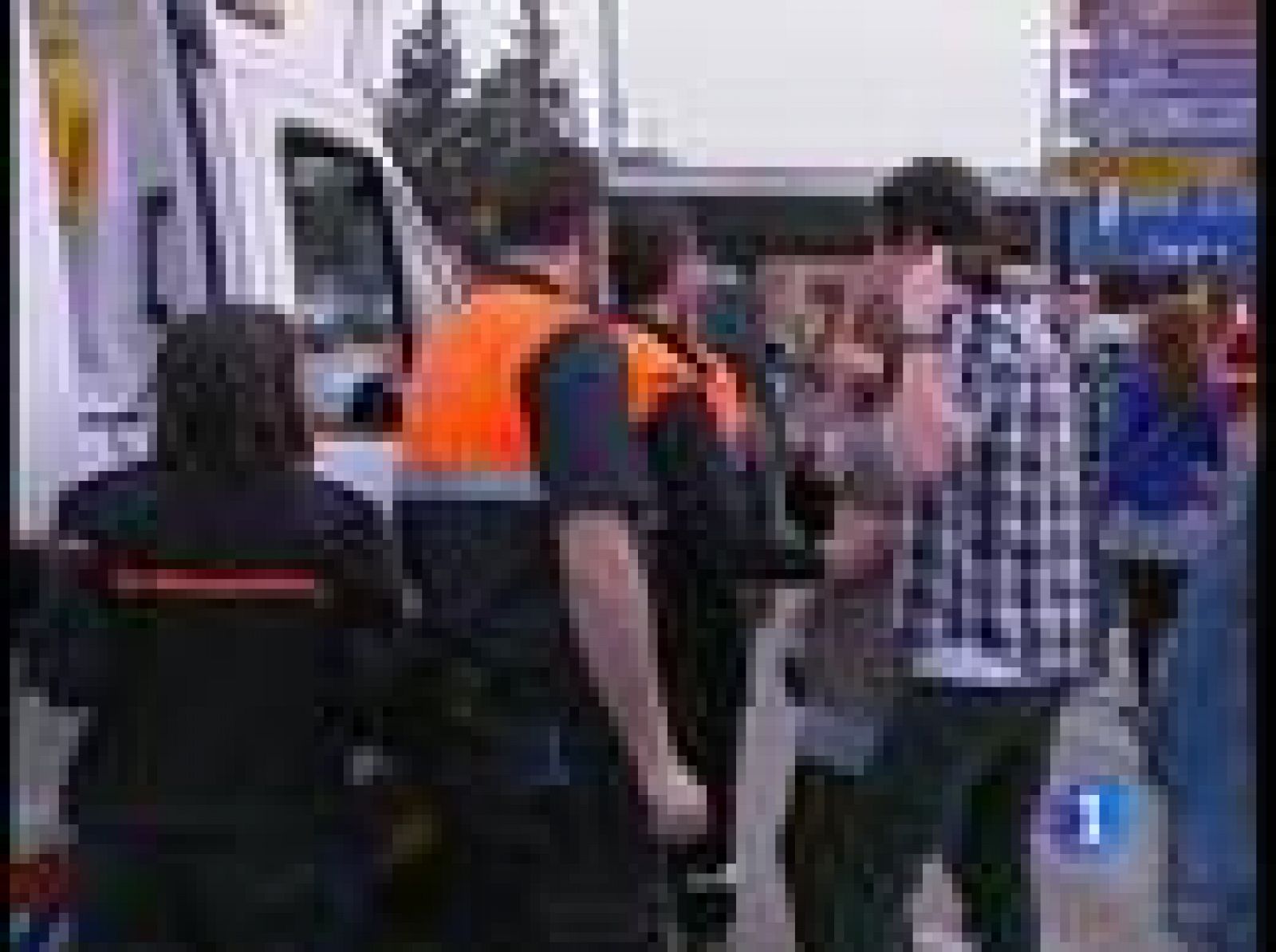 Con un macrobotellón dan la bienvenida a la primavera en Granada | Ver