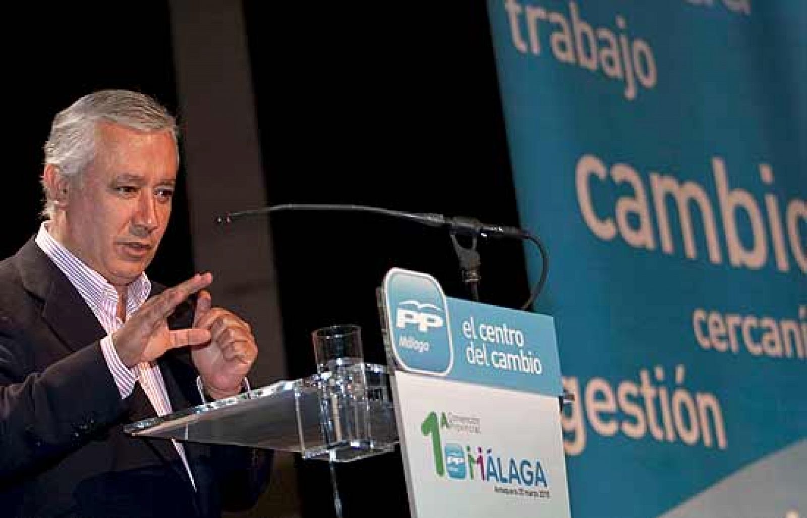 PP y PSOE lamentan la confusión del vídeo | Ver