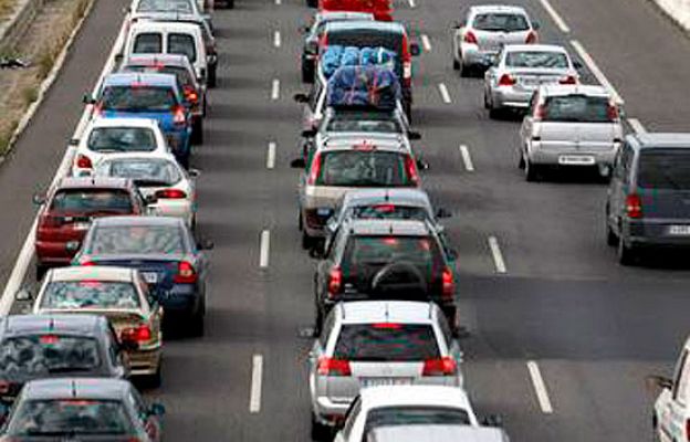  - Las entradas a Madrid acumulan kilómetros de retenciones.