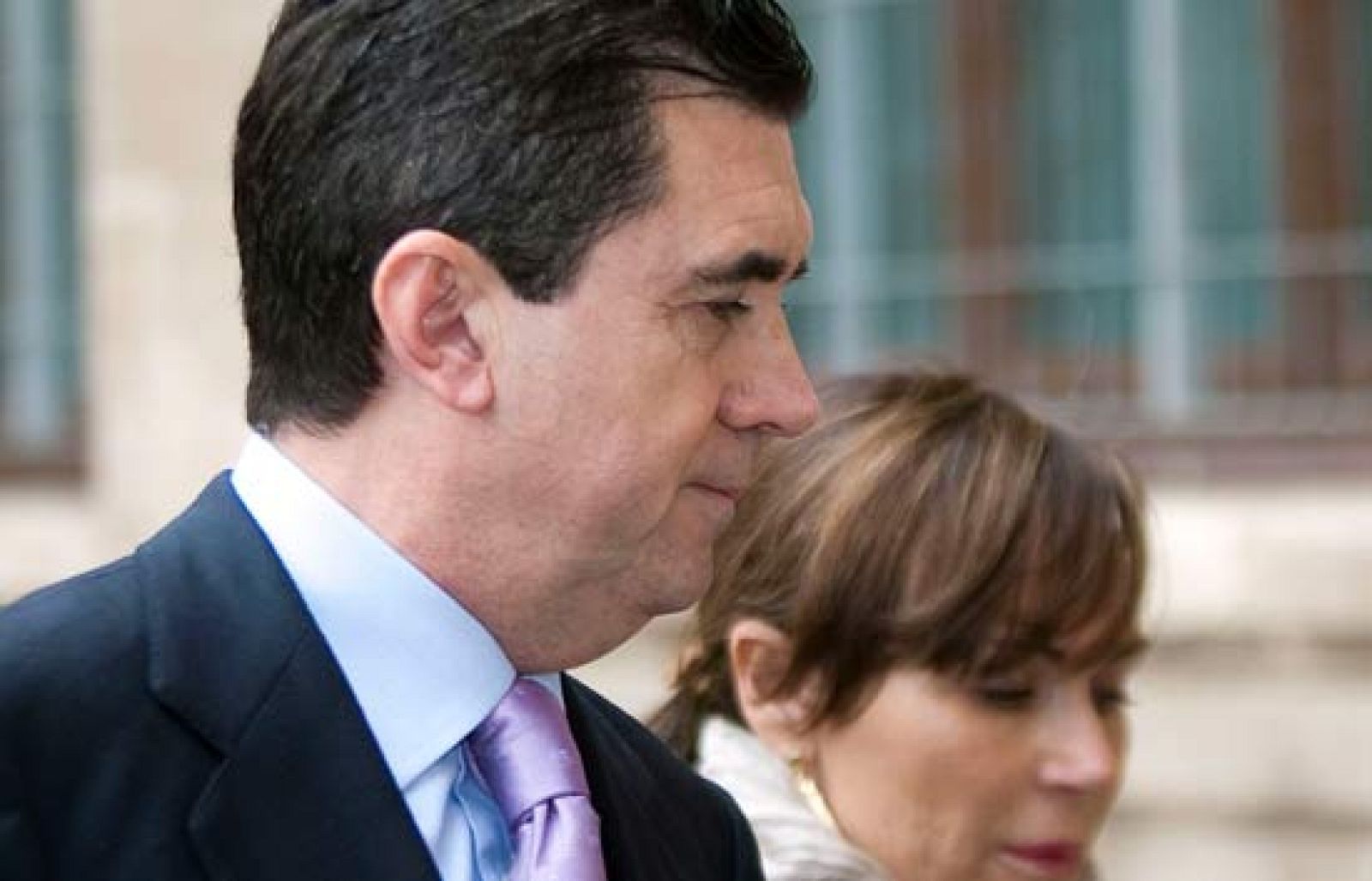 Matas, abucheado al llegar a declarar por el 'caso Palma Arena' | Ver