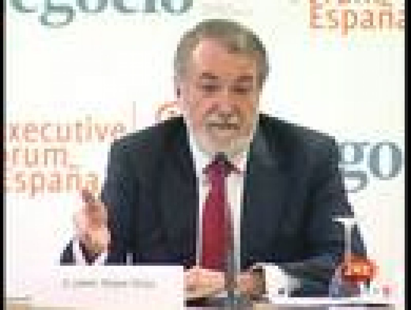El ministro de Fomento, José Blanco, ha pedido al eurodiputado del PP Jaime Mayor Oreja que deje de "intoxicar" después de que el segundo haya acusado al Gobierno de negociar de nuevo con ETA (23/03/10).