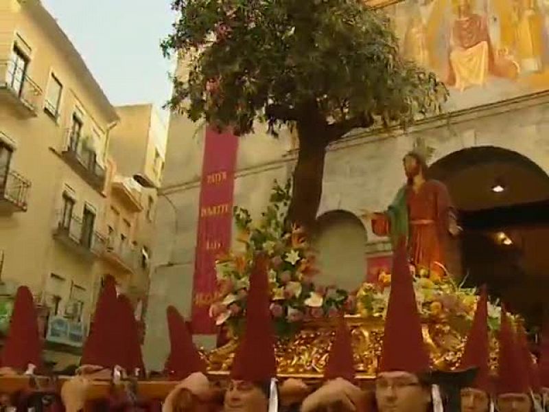La procesión de Jesús en Getsemaní abre una procesión de 10 tronos en las calles de Murcia.