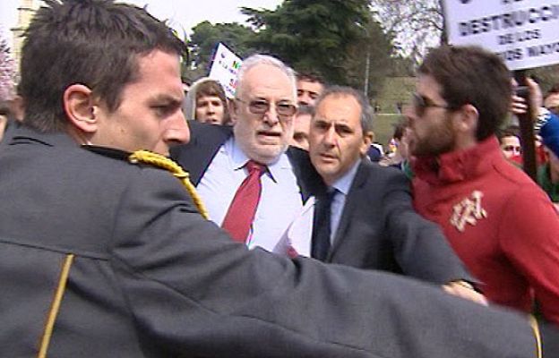  - Insultan al rector de la UCM