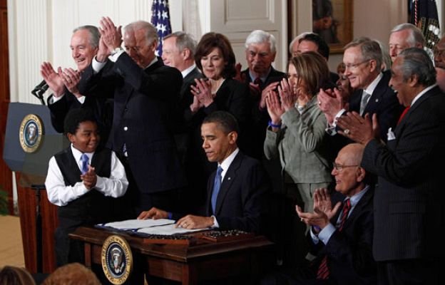  - Obama firma la reforma sanitaria