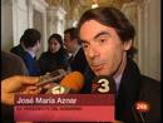 Aznar defiende a Mayor Oreja