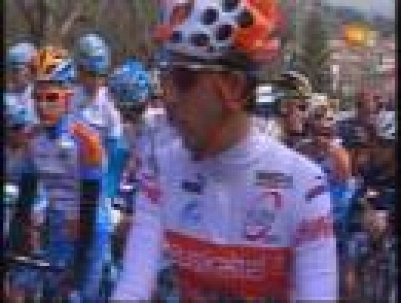 El corredor catalán Joaquim 'Purito' Rodríguez (Katusha) ha conseguido el liderato de la Volta a Cataluña, tras culminar una escapada en la tercera etapa que acabó con la victoria de Xavier Tondo (Cervélo).