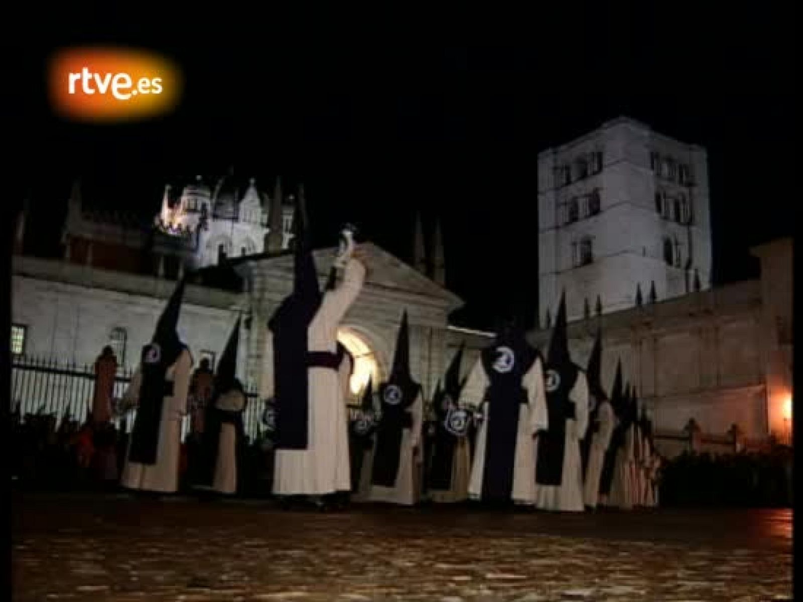 Así celebra Zamora la Semana Santa, con las procesiones más solemnes y el fervor popular.