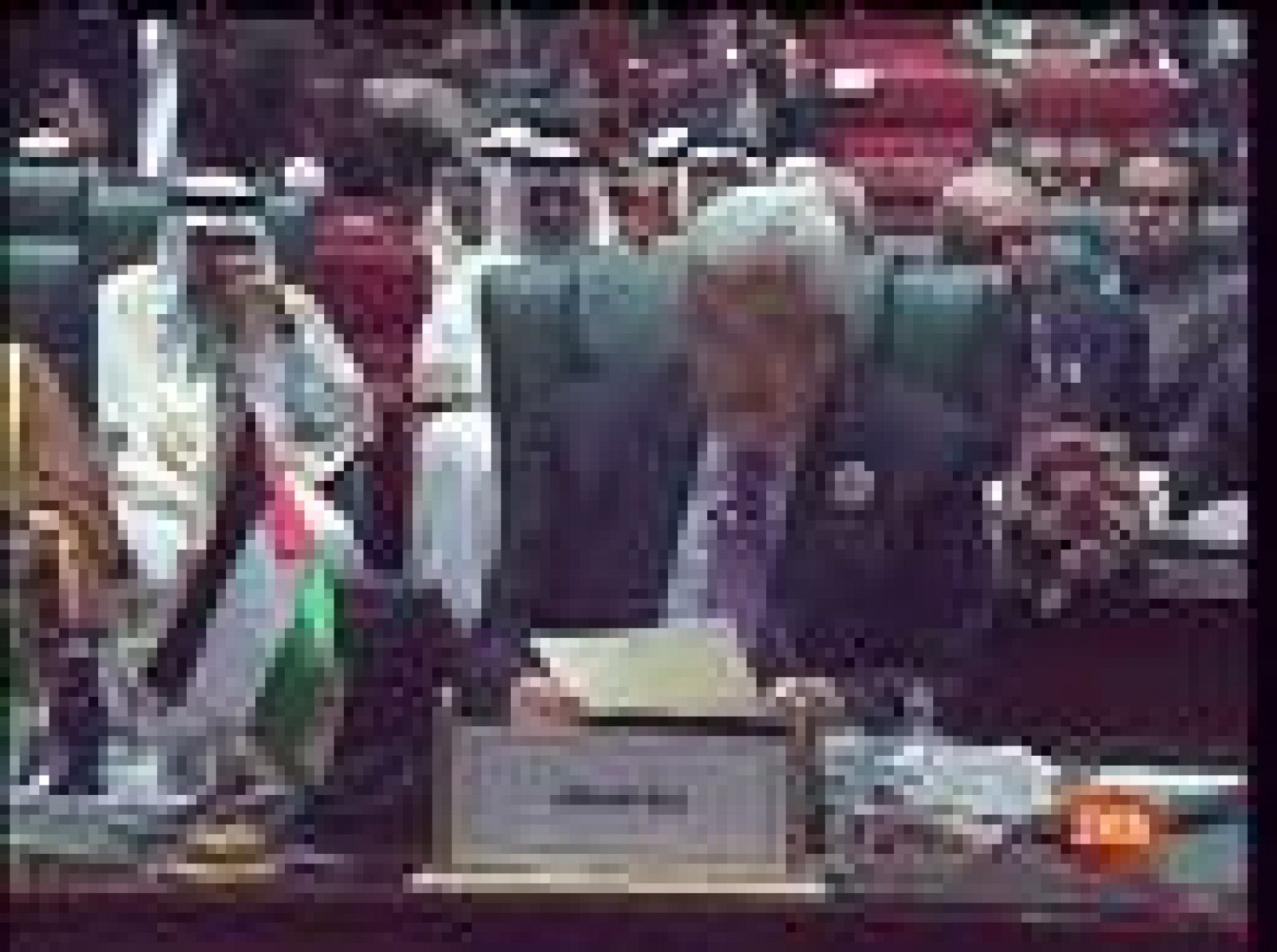  La Liga Árabe, reunida en la ciudad libia de Sirte se ha mostrado opuesta a que pueda haber negociaciones indirectas de paz con Israel mientras el Gobierno de Benjamin Netanyahu mantenga los planes para establecer nuevos asentamientos judios sobre territroio palestino.