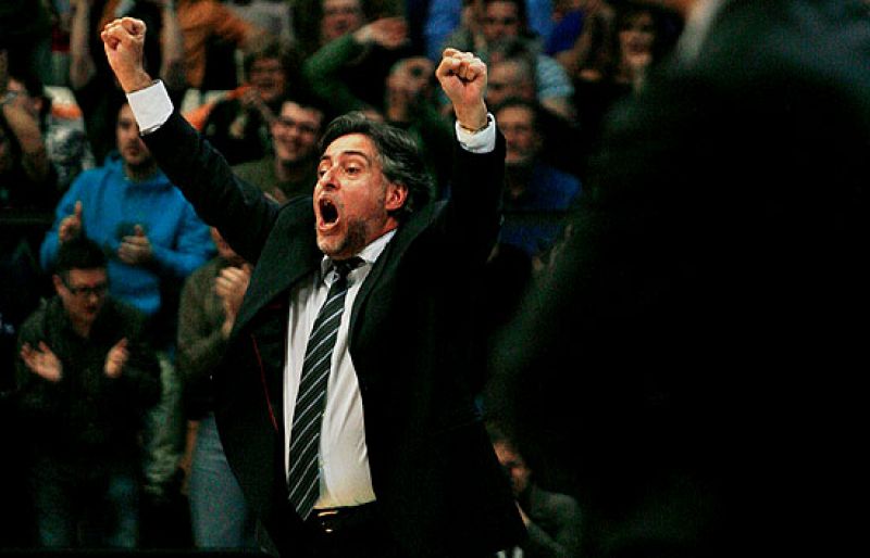 El entrenador del DKV Joventut, Pepu Hernández, asegura que el objetivo principal, aunque no el único, es meterse en los 'play off'. 