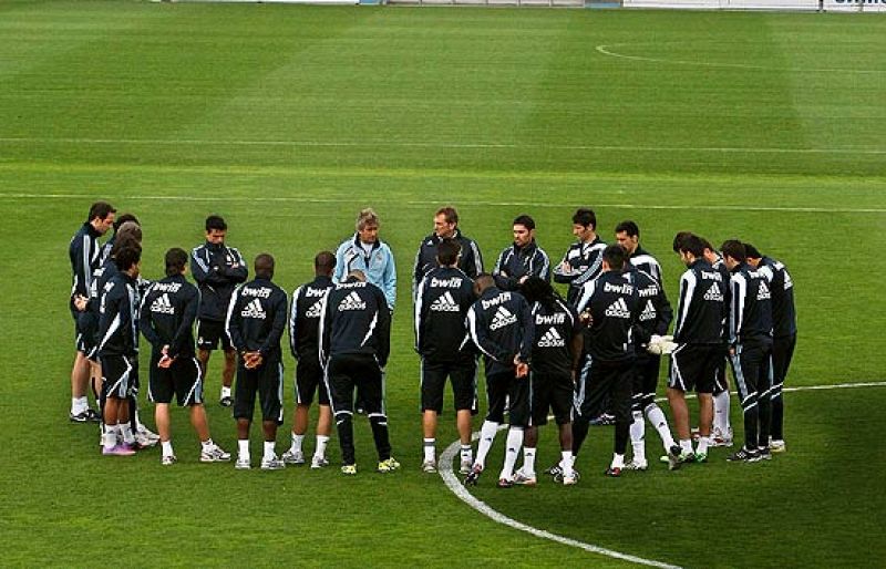 Jorge Valdano niega el interés del Real Madrid por el jugador del Atlético Sergio 'Kun' Agüero.