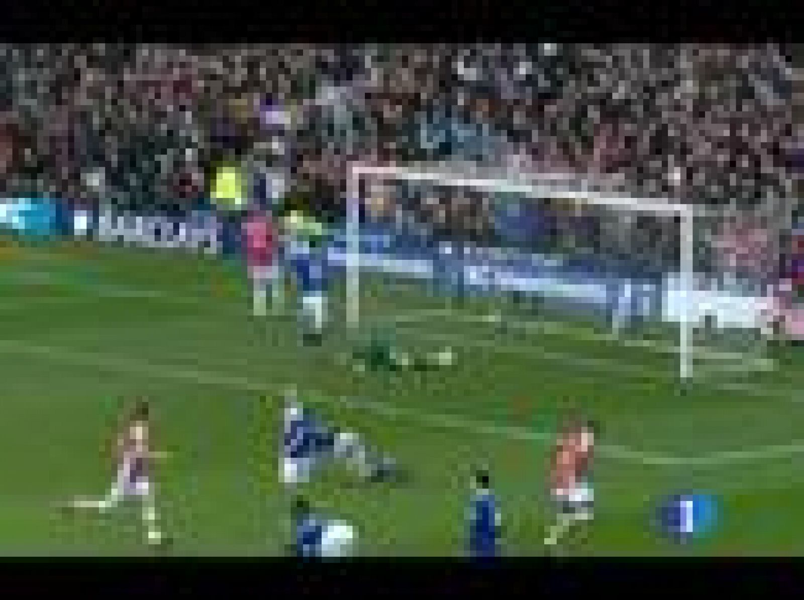 Cesc Fábregas se lesionó en el encuentro contra el Birmingham.