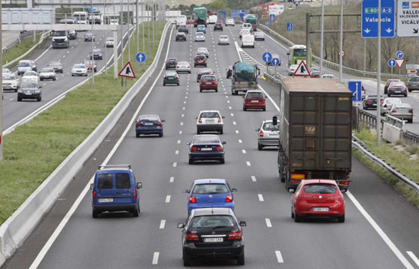 Tráfico prevé complicaciones en las carreteras entre el miércoles y la mañana del jueves