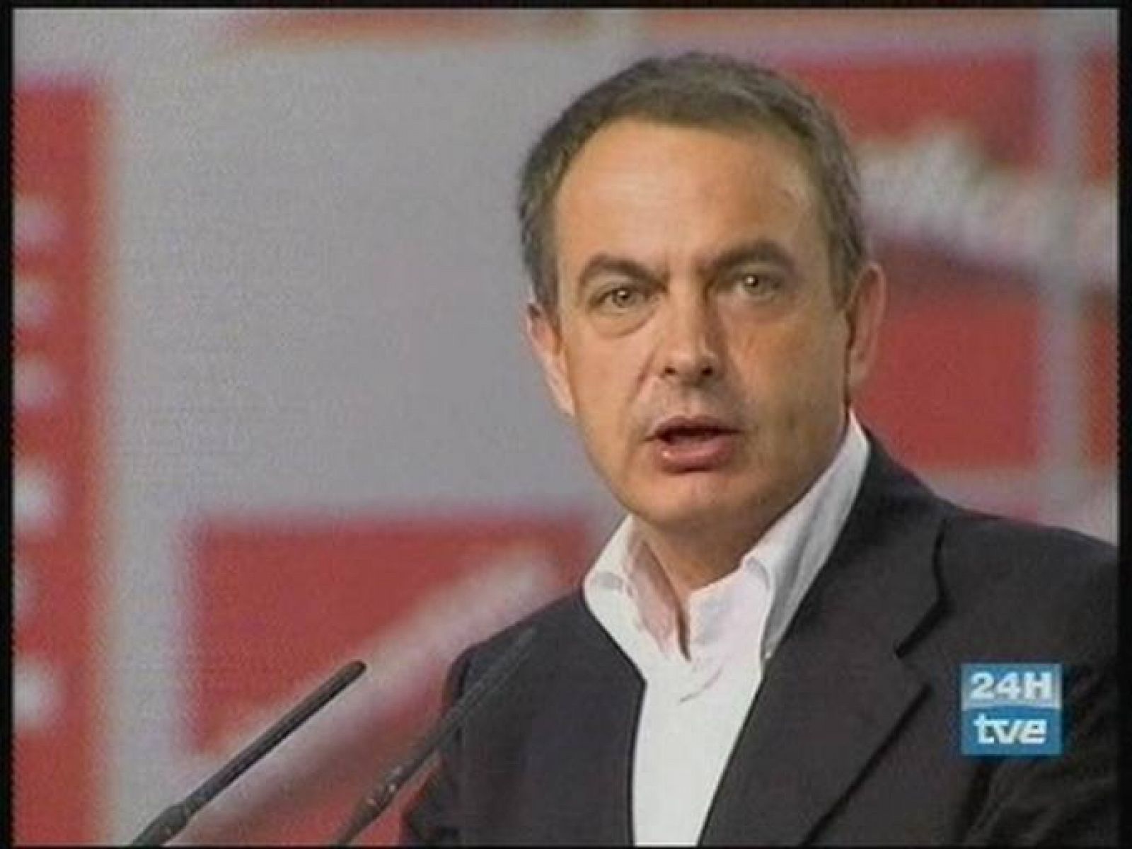 El presidente del Gobierno, José Luis Rodríguez Zapatero, durante su intervención en la Fiesta de la Rosa