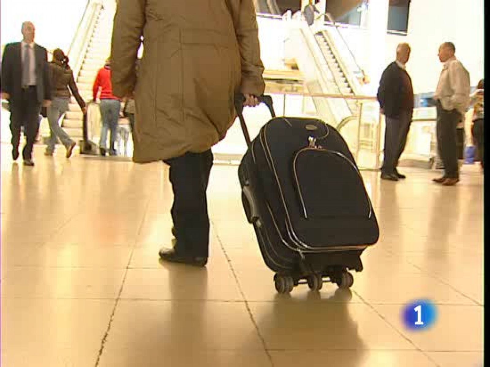 En los aeropuertos hay más movimiento de lo habitual: hoy habrá más de 5.000 vuelos