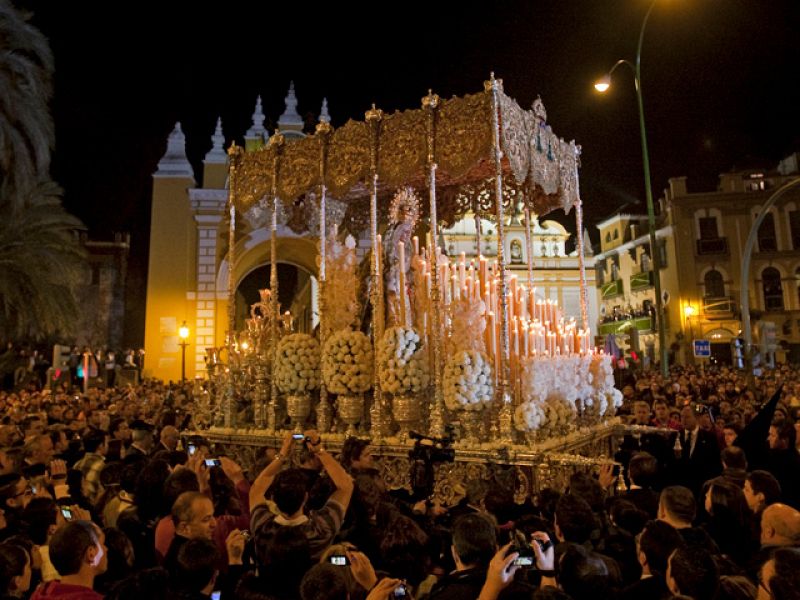 Sevilla vibra con la Madrugá