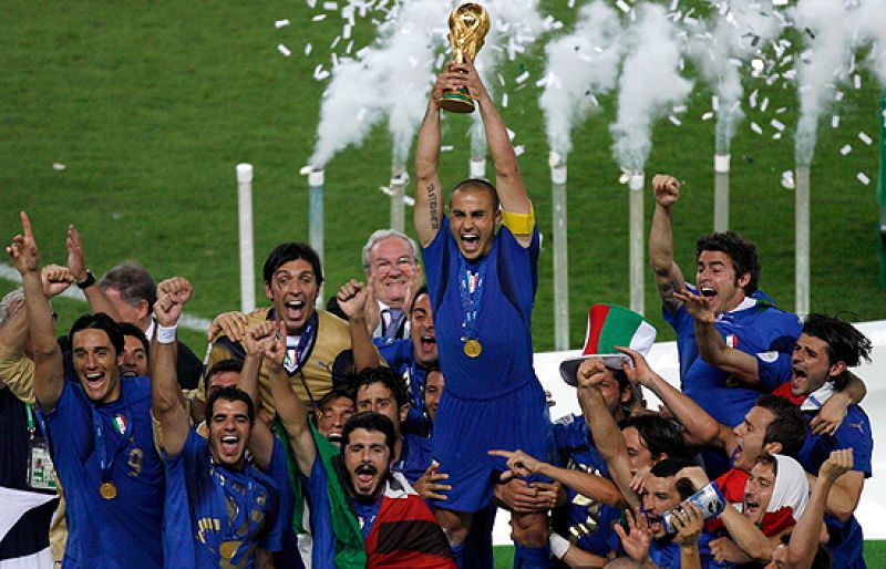 La seleccin italiana capitaneada por Cannavaro y dirigida por Marcelo Lippi se alz con la victoria de la Copa del Mundo 2006 que se celebr en Alemania. En la final, los italianos se impusieron a Francia en la tanda de penaltis.