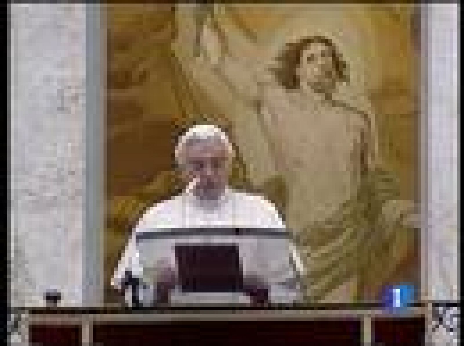 En medio de la creciente polémica sobre los abusos sexuales cometidos por sacerdotes, el Papa no ha hecho hoy referencia a estos casos de forma directa. Benedicto XVI ha pronunciado la tradicional oración a la Vírgen del Lunes de Pascua.