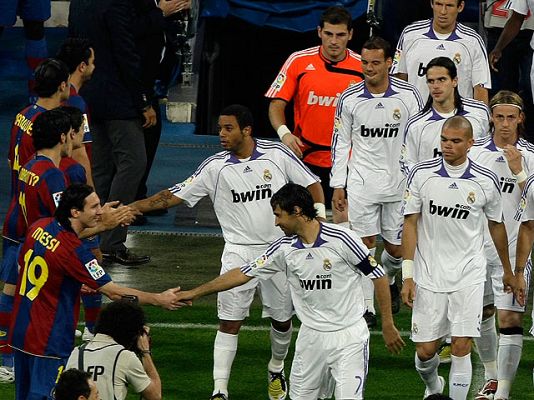 Deportes en el Archivo de RTVE - Pasillo y goleada blanca