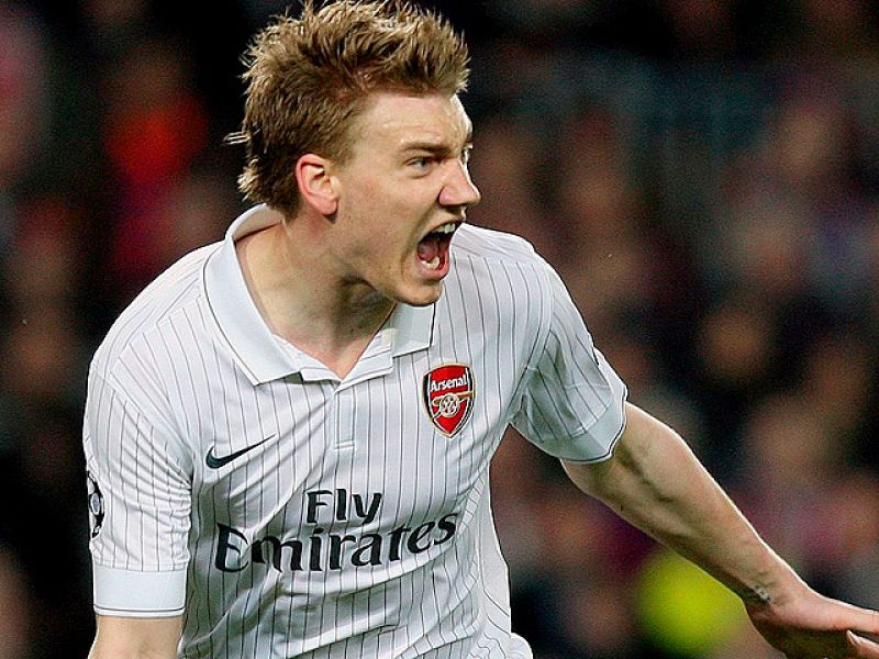 El delantero danés del Arsenal marcó el primer gol del partido en el Camp Nou ante el Barcelona en un contragolpe de los ingleses.