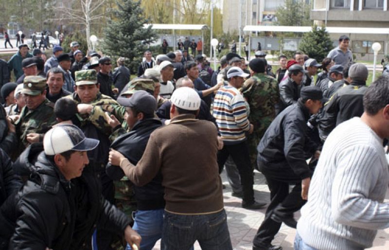 Dos muertos y grandes disturbios en Kirguizistán