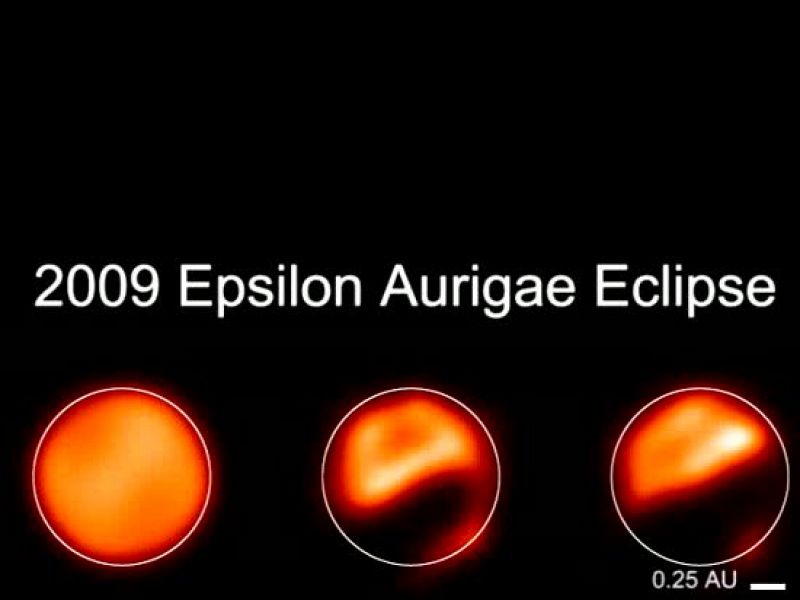 Es la primera vez que un grupo de investigadores ha conseguido captar imágenes del sistema estelar binario Épsilon Aurigae, que desde el siglo XIX ha desconcertado a los investigadores porque experimenta un eclipse que dura dos años y medio cada 27 a