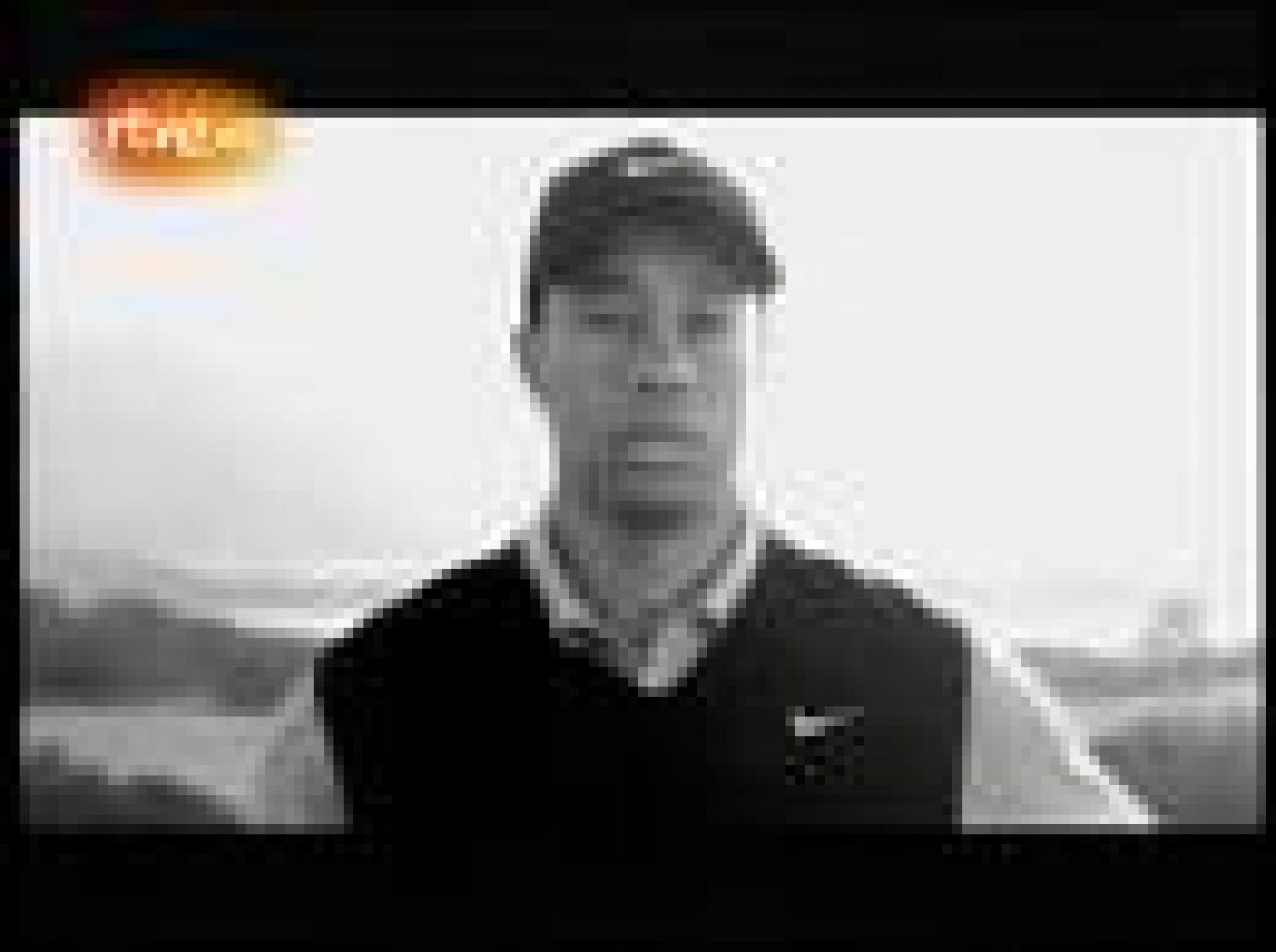 Tiger Woods vuelve a grabar anuncios. El golfista ha prestado su cara para un comercial de Nike, en el que se escucha la voz de su fallecido padre pidiendo responsabilidad a su hijo. 