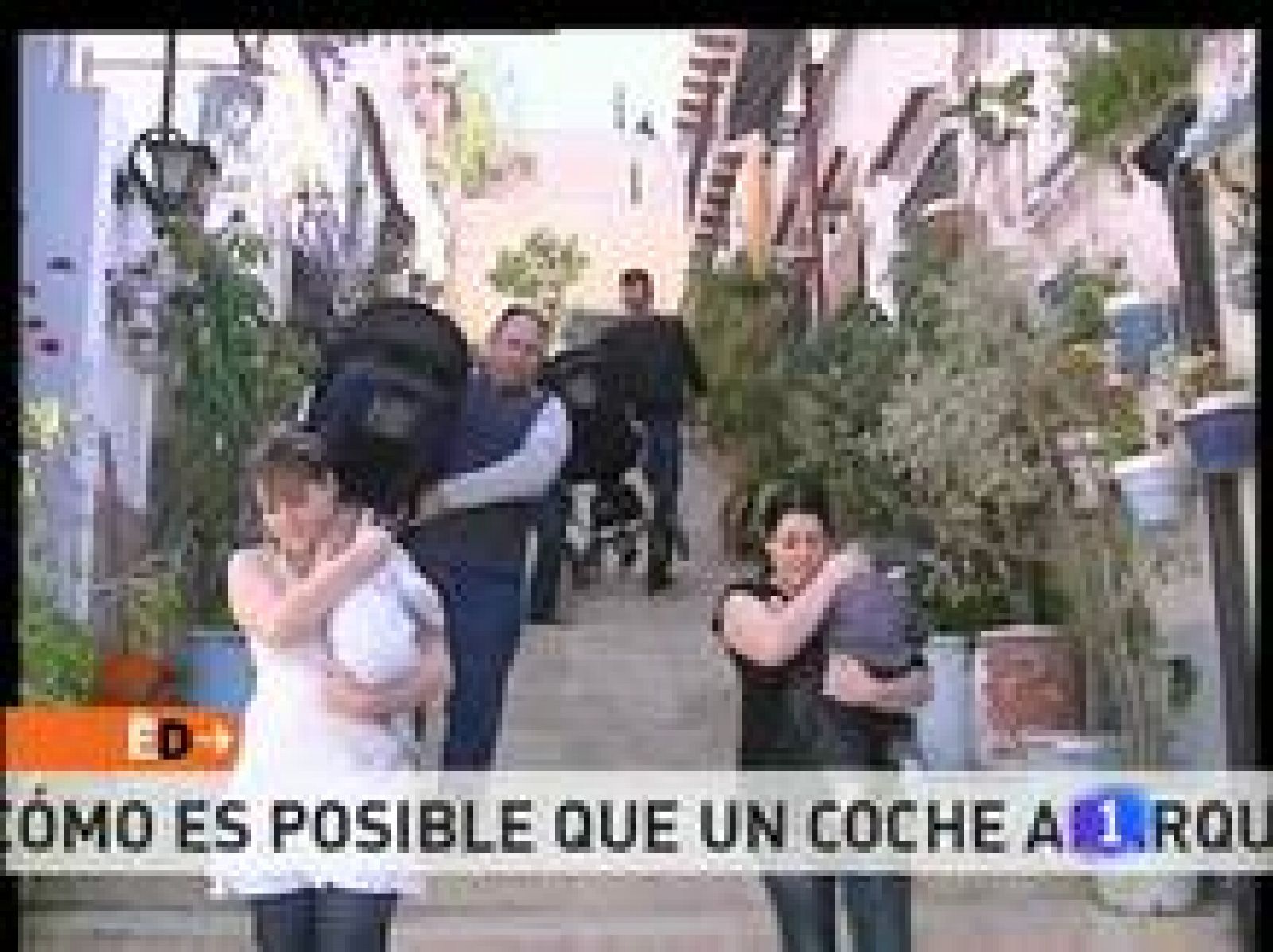 Uno, dos, tres, cuatro... hasta 180 escalones tienen que subir estos vecinos de Alicante hasta llegar a sus casas. Una proeza a la que tienen que enfrentarse, sí o sí, hasta que terminen las obras de remodelación del barrio con las que se solucionará el problema.