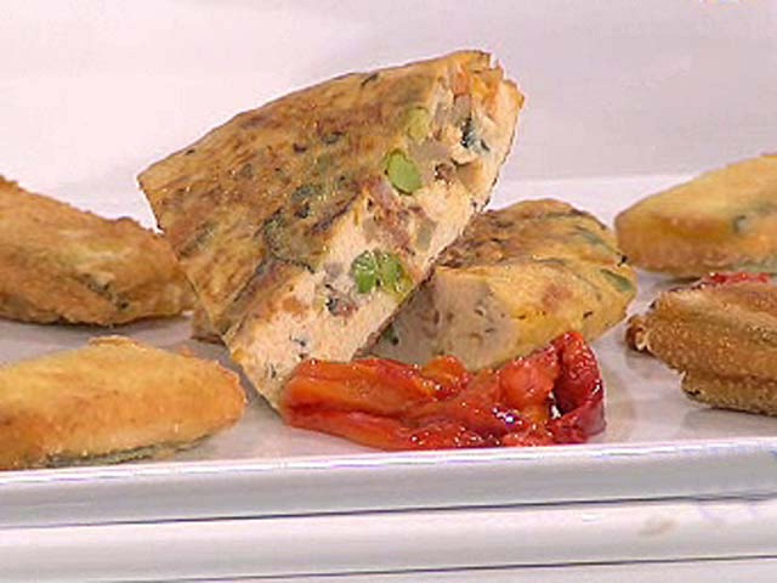 Saber cocinar - Tortilla paisana andaluza con sanjacobos de calabacín - RTVE Cocina | Ver