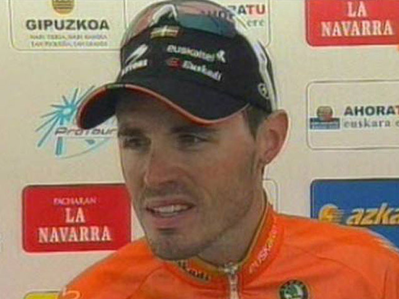El ciclista de Euskaltel Samuel Sánchez ha mostrado su satisfacción en la línea de meta de Arrate, donde se ha impuesto en la cuarta etapa de la Vuelta al País Vasco. Indica que el 1:40 que perdió en la primera etapa le ha servido para imponerse en e