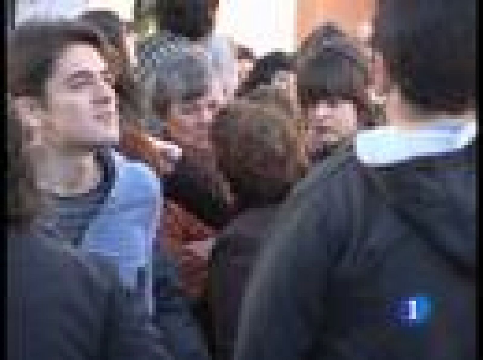 La calma vuelve al barrio valenciano del Cabanyal pero siguen las protestas por la actuación policial | Ver