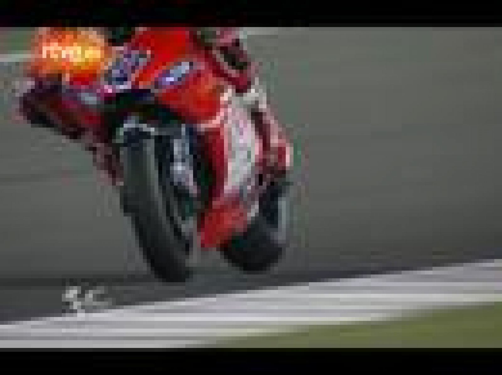 Casey Stoner ha vuelto a ser el que ha rodado más rápido sobre el circuito qatarí de Losail en los primeros entrenamientos libres.