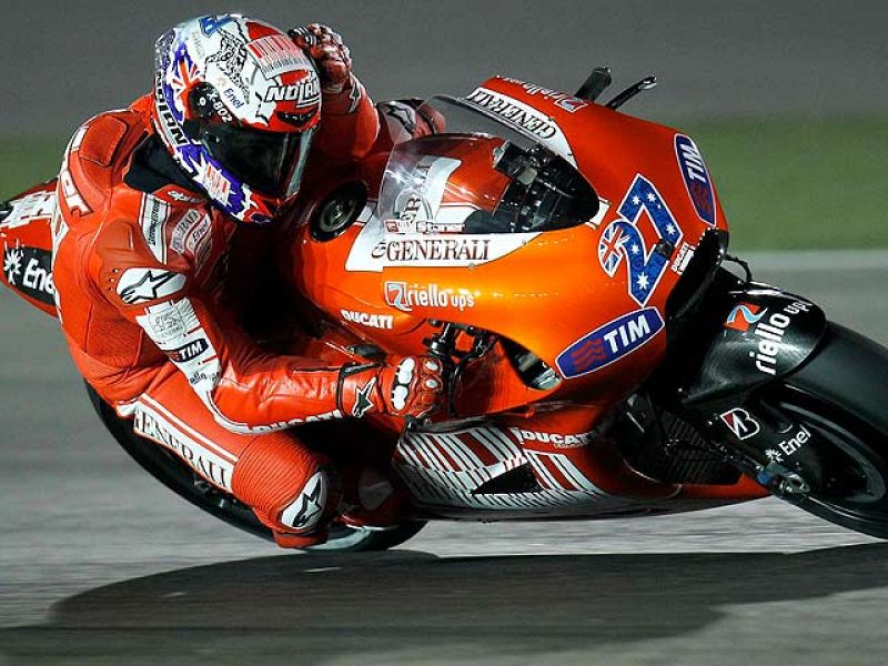 Casey Stoner ha vuelto a ser el que ha rodado más rápido sobre el circuito qatarí de Losail en los primeros entrenamientos libres.