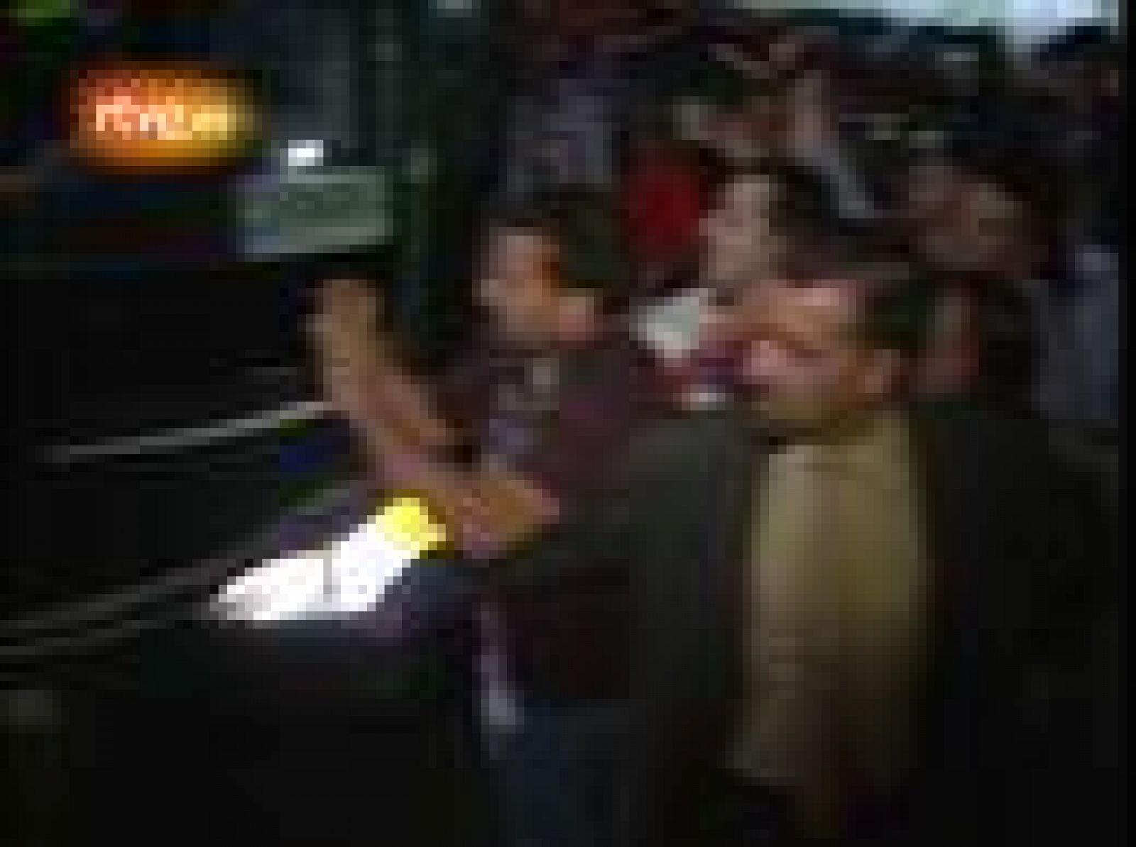 Los jugadores del Barça, aclamados ya en Barajas | Ver