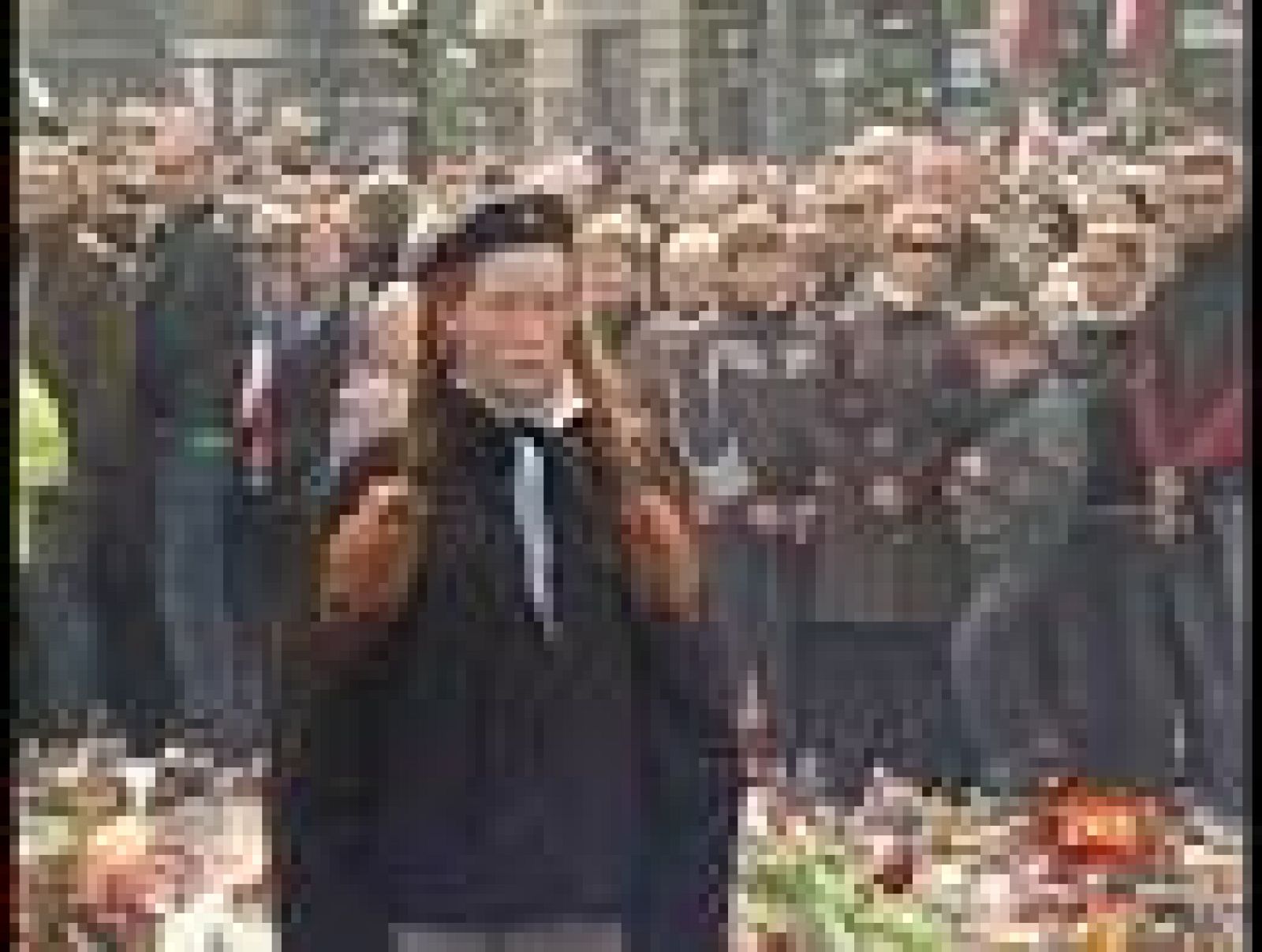 Dos minutos de silencio en Polonia en memoria de Kaczynski | Ver