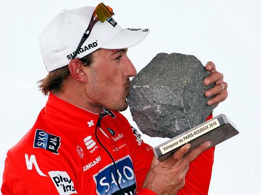  - Cancellara y su 'angelito'