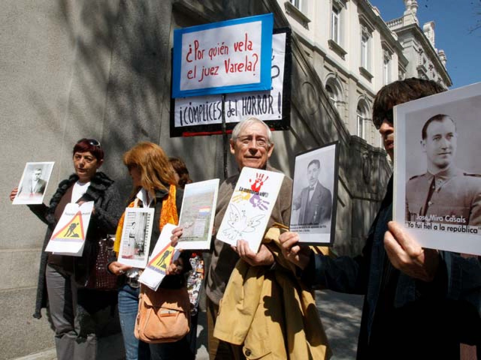 Dos asociaciones de la Memoria Histórica se querellan contra dos jueces del Supremo