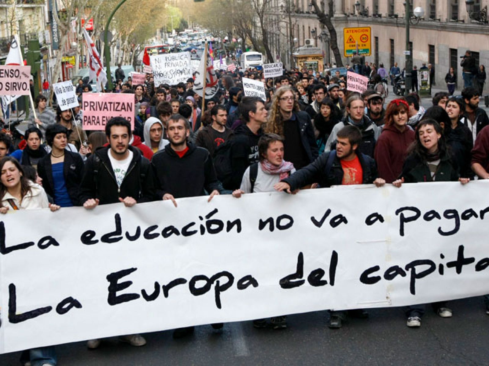 Su lema: "La educación no va a pagar la Europa del Capital. Que no decidan por ti".