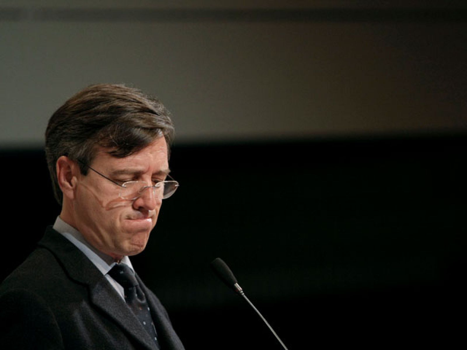 El Gobierno pone sobre la mesa del diálogo social nuevas propuestas para incentivar el empleo | Ver