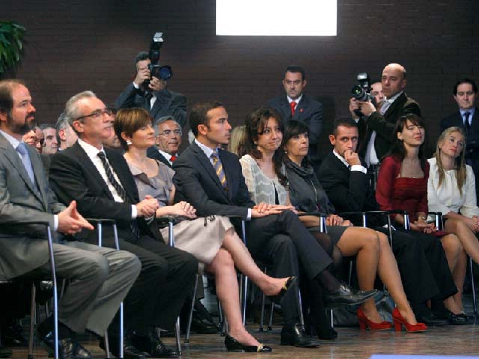 Han recibido el premio por su reportaje "Ellacuría, crimen sin castigo", emitido en el programa En Portada de TVE.