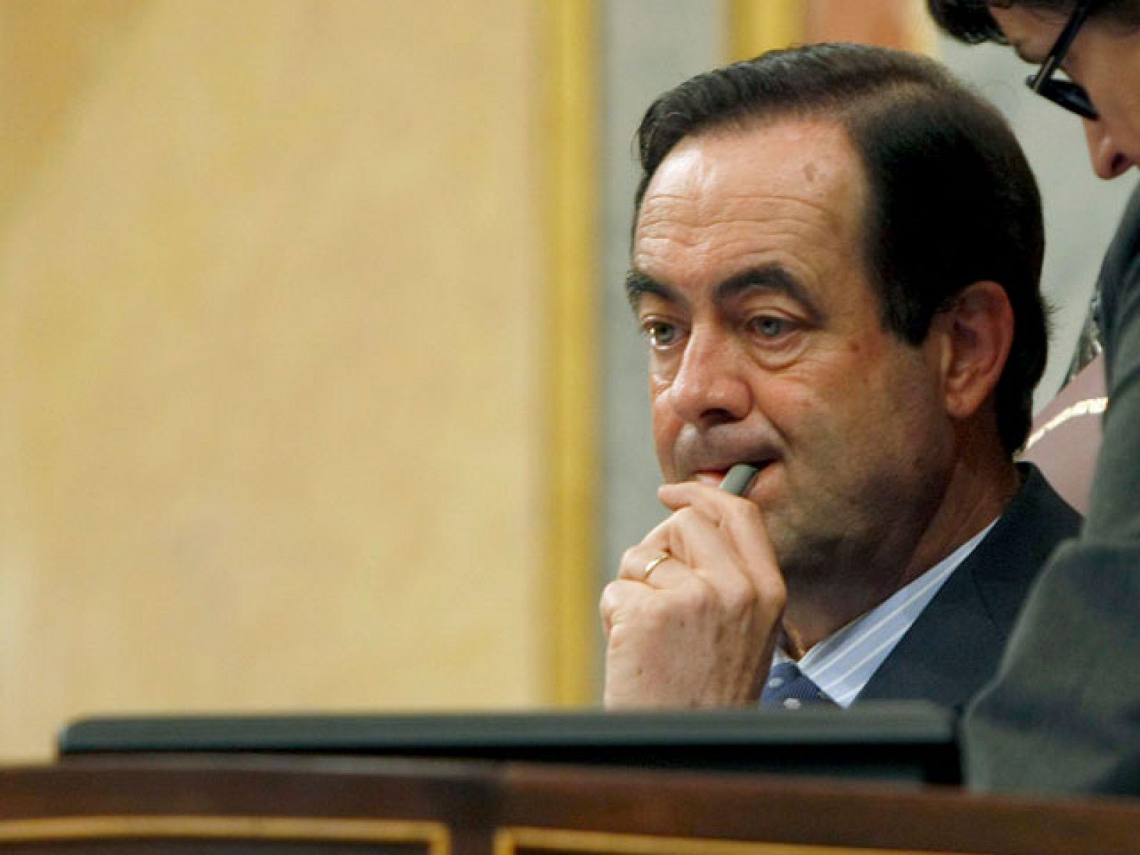 De la Vega acusa al PP de extender las sospechas de corrupción sobre los demás | Ver