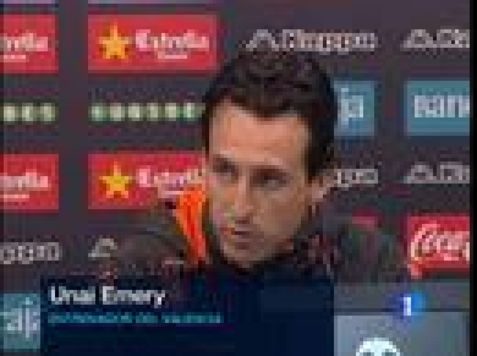 El entrenador del Valencia, Unai Emery, tendrá que bajar a Albelda a la defensa para poder conformar el once. El vasco se reune con el presidente después de haberse reunido con Banega para solucionar sus malentendidos.