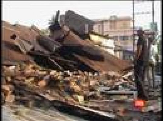  - Ciclón deja 100 muertos en la India