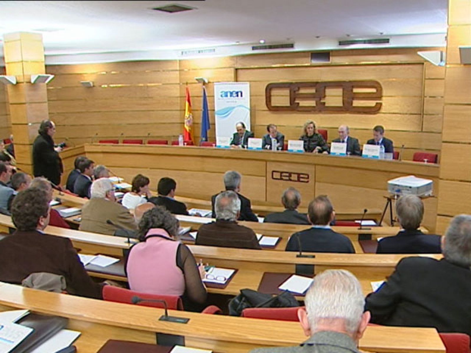 Los sindicatos han pedido a la CEOE que aclare su posición sobre el último documento de reforma laboral presentado por el Gobierno | Ver