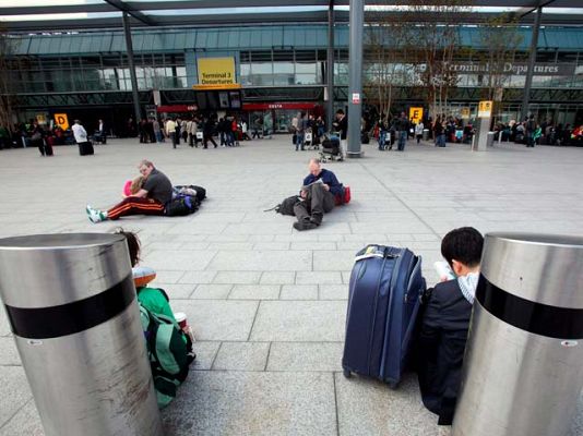  - Cerrado el espacio aéreo británico