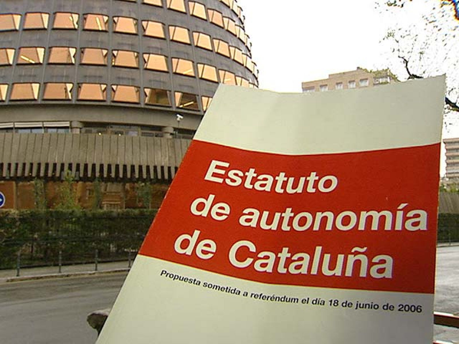Segundo día de deliberación en el Tribunal Constitucional sobre el Estatuto de Cataluña | Ver