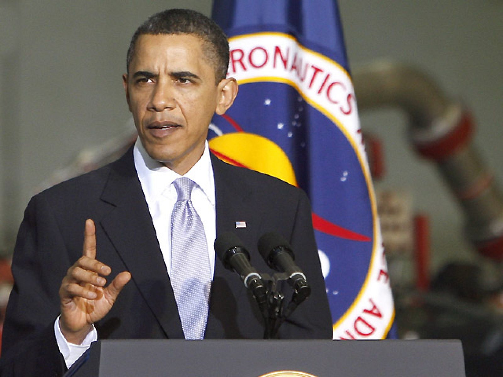 El presidente de EE.UU., Barack Obama, ha presentado su plan para el porvenir de la agencia espacial estadounidense (NASA), que prevé el envío de misiones tripuladas a Marte para mediados de la década de 2030.