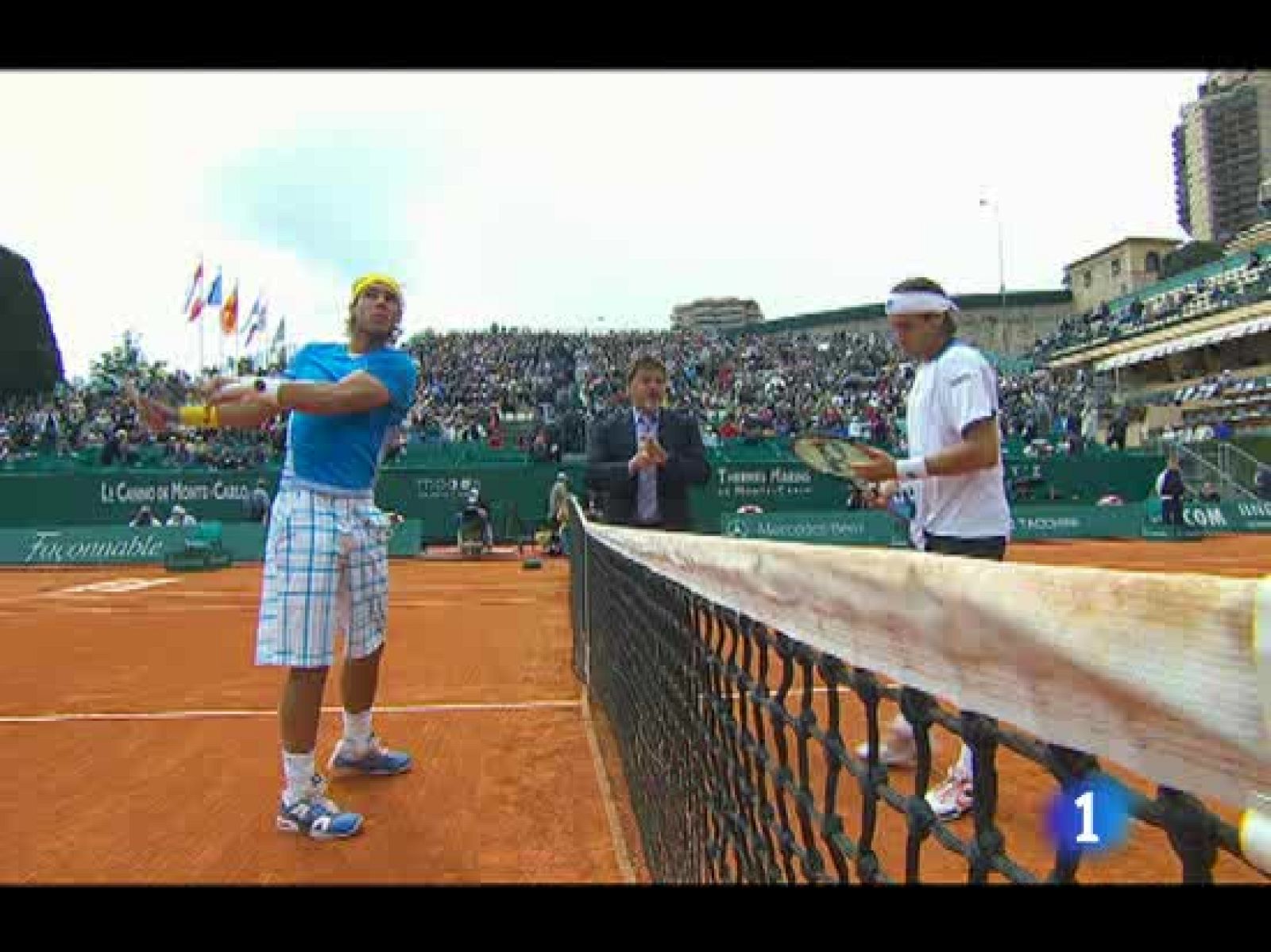 Rafael Nadal se clasificó para la final del Masters 1000 de Montecarlo tras batir en hora y cuarto de partido al también español David Ferrer, por 6-2 y 6-3. Esta será la segunda final para el jugador de Manacor, tras la de Doha, en la que perdió ante el ruso Nikolai Davyidenko. No gana un título desde Roma 2009, también en tierra batida.