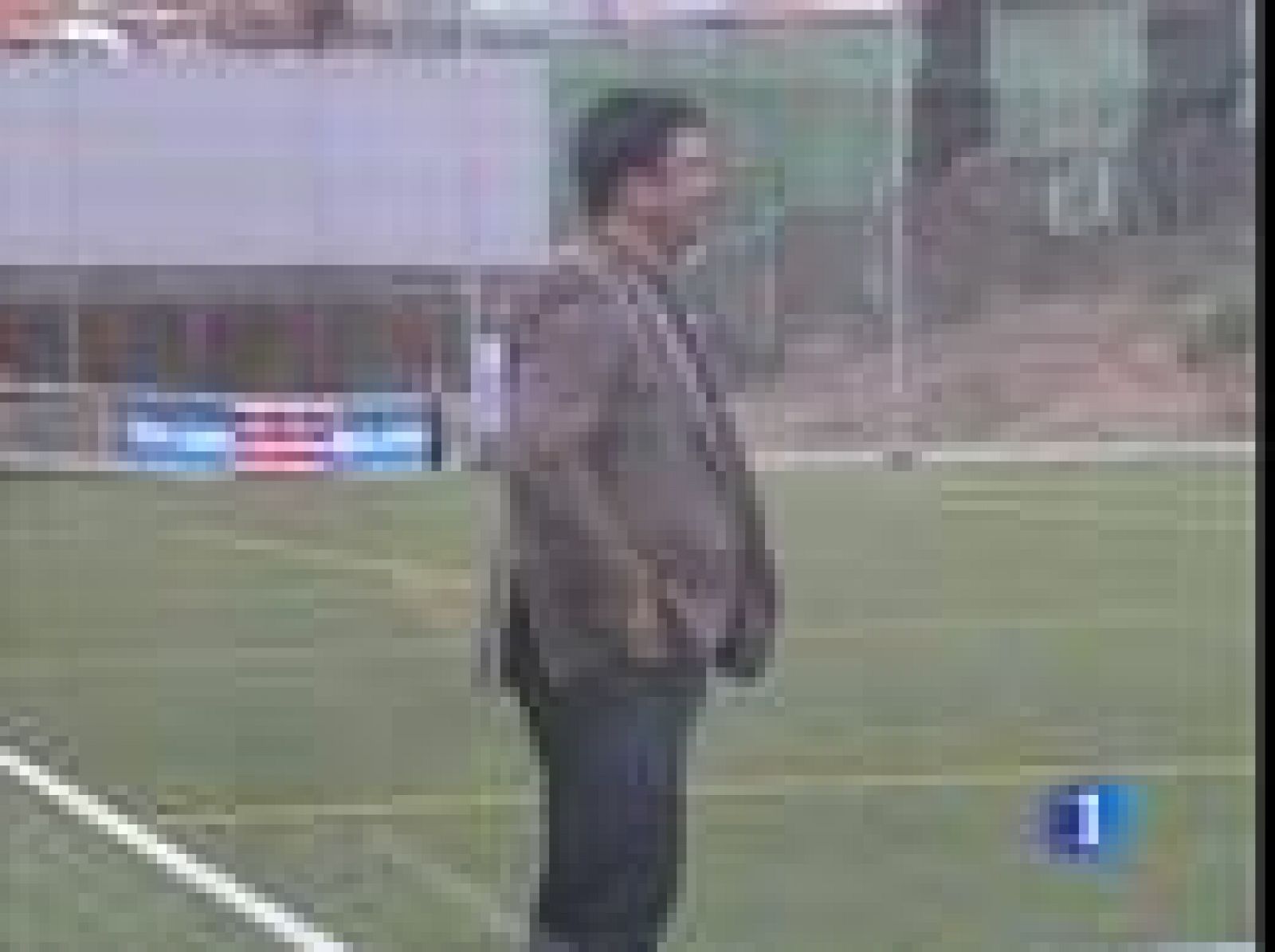 El 'Mono' debuta en el banquillo | Ver